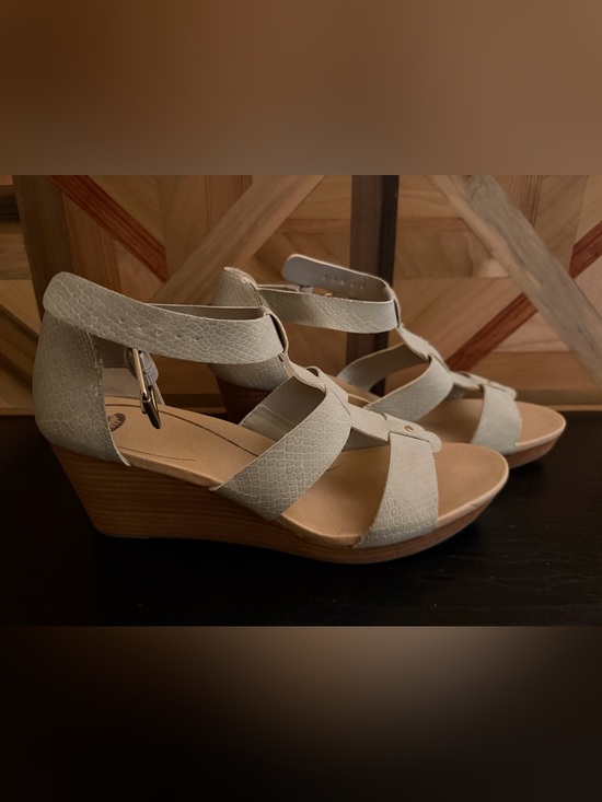 Dr. Scholl's Shoes - Dr. Scholl's Cream Cross-Strap Wedge Sandals